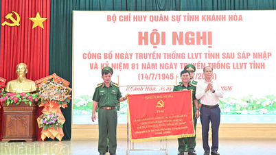 Annonce de la décision de reconnaître la Journée traditionnelle des forces armées de la province de Khanh Hoa après la fusion.