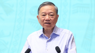 林鄭月娥総書記兼総統：官僚的な手続きや責任逃れによって滞っている資源の活用に注力すべきだ。