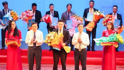 La province de Quang Tri annonce de nouveaux plans et accorde des décisions d'investissement pour des projets d'une valeur de plus de 194 000 milliards de VND.