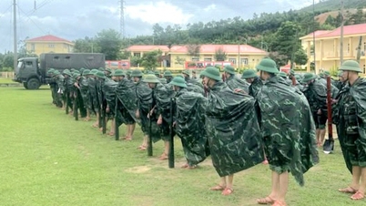 Quang Ninh: Strijdkrachten staan ​​24/7 paraat en hebben noodplannen klaar voor de aankomst van tyfoon nummer 1.