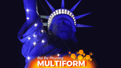 Ljusshow vid Frihetsgudinnan, till minne av 250-årsdagen av amerikanska självständighetsdagen.