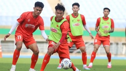 Pasukan kebangsaan Vietnam menyemak semula skuadnya menjelang perlawanan pertamanya di Korea Selatan.