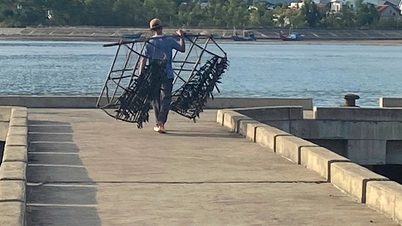Rybacy z Canh Duong twierdzą, że łowią kałamarnice metodą „w kształcie kuli”.