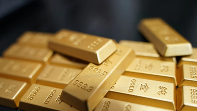 Mientras la "multitud" vendía oro, China hacía discretamente lo contrario.