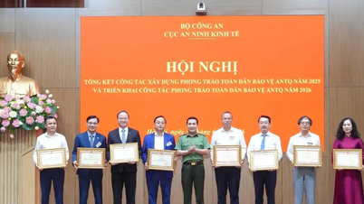 Vietcombank a été félicitée par le ministère de la Sécurité publique pour ses réalisations exceptionnelles dans le cadre du mouvement « Tous les peuples protègent la sécurité nationale ».