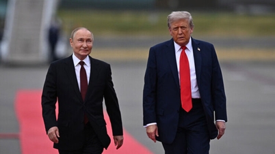 Trump, Rusya Devlet Başkanı ile yaptığı telefon görüşmesinde Ukrayna sorununa çözüm bulunmasına yardımcı olmayı teklif etti.