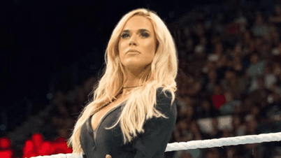 WWE-Schönheit CJ Perry heizt die Vorfreude auf die Fußball-Weltmeisterschaft 2026 mit einer Reihe sensationeller Bikini-Fotos an.