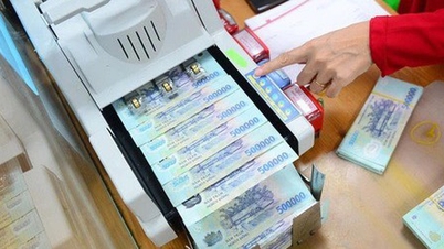 يتعين على البنوك تزويد السلطات الضريبية بأرصدة حسابات العملاء.