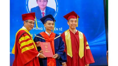 มหาวิทยาลัยเกิ่นโถ มอบประกาศนียบัตรแก่ผู้สำเร็จการศึกษาระดับปริญญาเอกและปริญญาโทจำนวน 290 คน