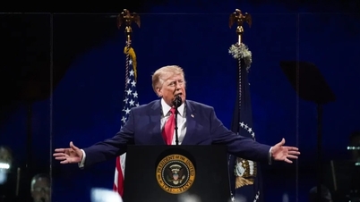 Le président Trump a salué « l'âge d'or de l'Amérique ».