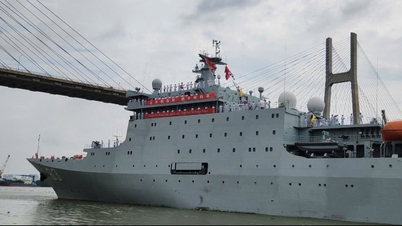 Ein Geschwader chinesischer Marine-Schulschiffe besucht Ho-Chi-Minh-Stadt.