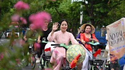 'Áo dài qua phố' lan tỏa vẻ đẹp Huế và thông điệp sống xanh 