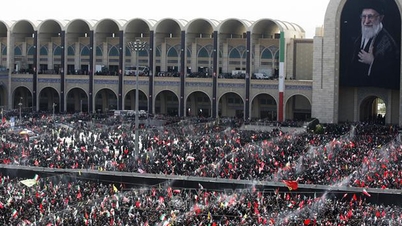 ایران کے مرحوم سپریم لیڈر کی یاد میں دعائیہ تقریب میں 10 لاکھ سے زائد افراد نے شرکت کی۔