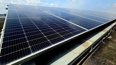 O caracteristică nouă cheie a instalării sistemelor de energie solară pe acoperiș pentru autoproducție și autoconsum: