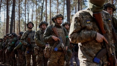 Quân đội Ukraine trả lương "cao hàng đầu thế giới" thu hút người nước ngoài