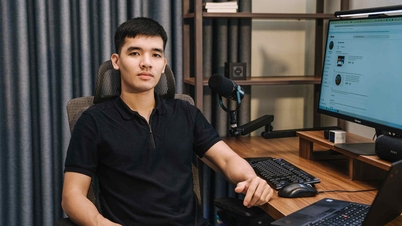 The young man designed a free app for English learners.