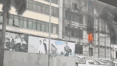 Hanoi: Grote brand uitgebroken in een supermarkt voor tweedehands elektronica aan de Tran Phu-straat.