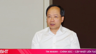 De secretaris van het partijcomité van de provincie Ha Tinh woonde de vergadering van het partijcomité van militaire regio 4 bij om een ​​resolutie aan te nemen over de uitvoering van de taken voor de laatste zes maanden van het jaar.