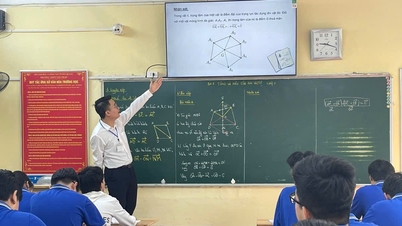 トゥエンクアン専門高校の教師が、数学を直接指導したとして緊急拘束された。