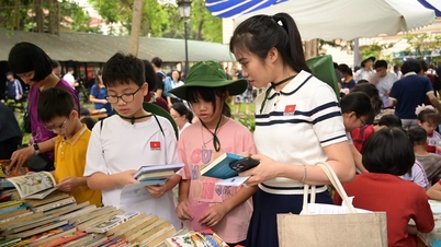 "A magnet" that attracts readers to the library.