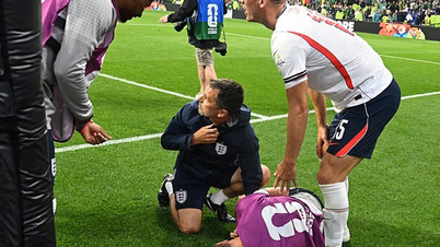 Een Engelse speler loopt een ernstige blessure op tijdens het vieren van de kwalificatie voor de kwartfinales van het WK 2026.