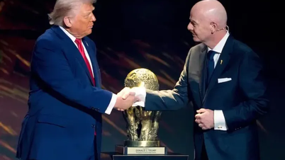 كأس العالم 2026: الرئيس ترامب يتصل برئيس الفيفا لمراجعة البطاقة الحمراء التي تلقاها نجم أمريكي.