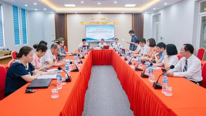Průmyslová univerzita Quang Ninh uspořádala konferenci, na které zhodnotila práci za prvních šest měsíců roku a splnila úkoly pro třetí čtvrtletí roku 2026.