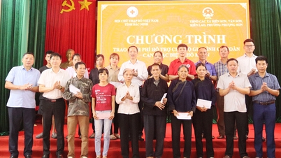 Bac Ninh: انتہائی مشکل حالات میں خاندانوں کی مدد کے لیے 195 ملین VND کا عطیہ۔