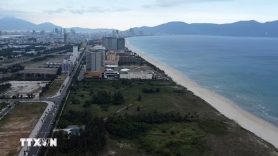 Da Nang : Aménagement d'un parc public sur des terres récupérées suite à un projet abandonné.