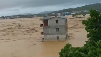 Inundações causam rompimento de barragem na China, centenas de pessoas são evacuadas.