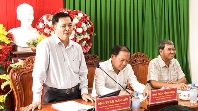 O secretário provincial do partido, Tran Van Lau, participou da reunião da Delegação nº 7 do Conselho Popular Provincial na comuna de Ham Giang.