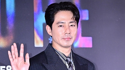 Jo In-sung vypadal na premiéře filmu "Hope" elegantně.