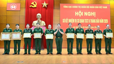 Generál Nguyen Trong Nghia předsedal konferenci, na které se zhodnotily úkoly generálního politického oddělení během prvních šesti měsíců roku.