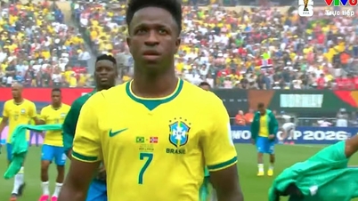 Vinicius puhuu rangaistuspotkusta Brasilian tappiossa Norjalle.