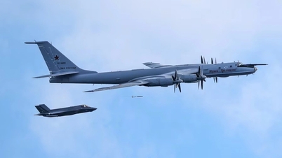 یک هواپیمای روسی در دریای نروژ به ناو هواپیمابر بریتانیایی بسیار نزدیک شد.