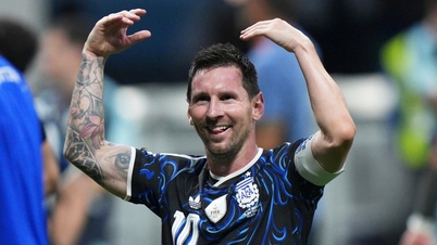 Presa britanică își exprimă regretul după înfrângerea în fața Argentinei: „Cei Trei Lei au fost atât de aproape de finală, dar l-au lăsat pe Messi să le închidă ușa în cale.”
