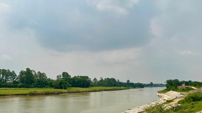 Nui Coc Lake releases floodwaters; Trung Gia and Da Phuc communes proactively respond.