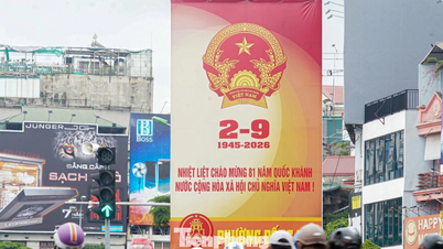 Hanoi er i flammer av rødt før nasjonaldagen 2. september.