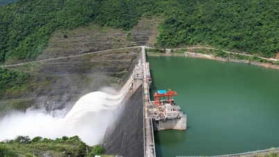 Nghe An proactively responds to rain and floods; Ban Ve hydropower plant regulates water levels.