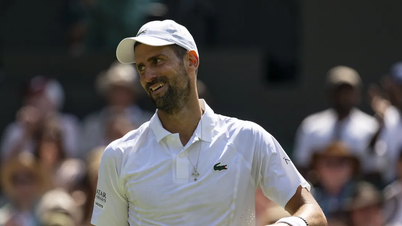 Federer mendukung Djokovic dalam memenangkan gelar Grand Slam ke-25-nya.
