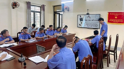 A Procuradoria Popular da Região 8, na província de Tuyen Quang, elabora relatórios sobre casos criminais utilizando mapas mentais combinados com o uso de software de inteligência artificial (IA).