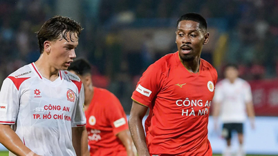 Coach Polking: Cao Quang Vinh and Adou Minh are very eager to join the national team, Coach Kim Sang Sik will be pleased.