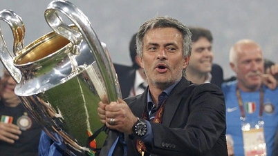 Openingswedstrijd Champions League: Coach Mourinho in de schijnwerpers.