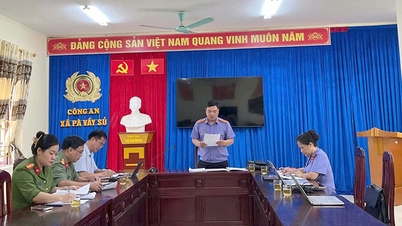 A Procuradoria Popular da Região 6 supervisiona diretamente o processo de recebimento, verificação e classificação de informações sobre crimes na Delegacia de Polícia da Comuna de Pờ Ly Ngài.
