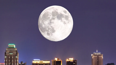 Why does the Moon always point its side towards the Earth?