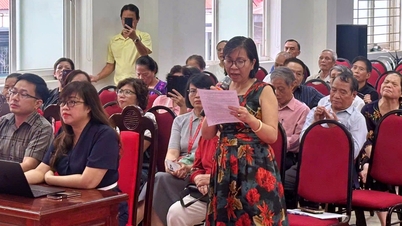Residents raise eight issues regarding the implementation of the Red River Boulevard project.