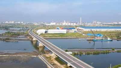 Ho Chi Minh-stad bespreekt logistieke oplossingen om goederen buiten het stadscentrum te vervoeren.