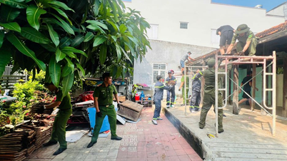 Tien Thanh Ward Police join hands to support people in building houses.