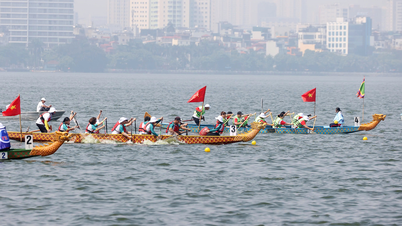 Hanoi en otoño rebosa de vida con las carreras de botes dragón y los juegos de mesa SUP.