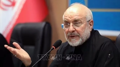 Iran cảnh báo rắn nếu bị chặn xuất khẩu dầu